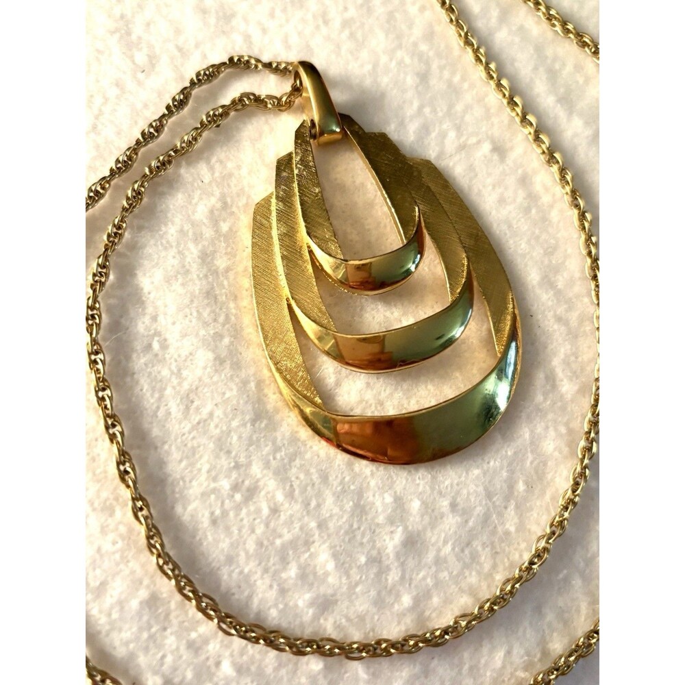 Vintage Signed Trifari Gold Tone Modernist Layered Pendant Necklace 28” Large 3”